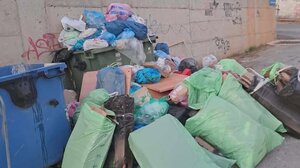 Ξεχείλισαν οι κάδοι απορριμμάτων στην περιοχή Κορώνη Μαγαρά
