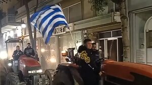 Πύργος: Νυχτερινή πορεία αγροτών με τρακτέρ στην πόλη