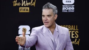 Ο Ρόμπι Γουίλιαμς έκανε έκπληξη σε 94χρονη θαυμάστριά του