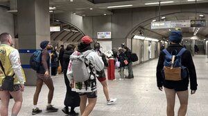 Ημέρα χωρίς παντελόνι στο μετρό του Λονδίνου 