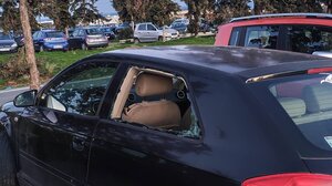 Ηράκλειο: Στόχος έγιναν περισσότερα από 20 οχήματα σε χώρο στάθμευσης του Αεροδρομίου