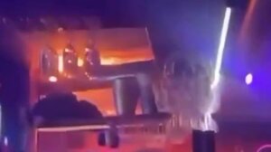 Τραγωδία στην Ελβετία: Η στιγμή που παίρνει φωτιά το ταβάνι στο μπαρ του Κραν Μοντανά