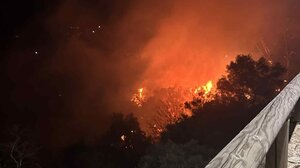 Καλύτερη εικόνα στο μέτωπο της φωτιάς στην Κίσσαμο – Συνεχίζεται η "μάχη" εν μέσω ισχυρών ανέμων