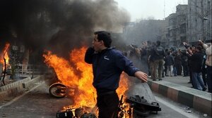 Χιλιάδες διαδηλωτές στους δρόμους της Τεχεράνης - Τραμπ: "Το Ιράν έχει μεγάλα προβλήματα"