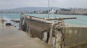 Σοβαρές ζημιές από την κακοκαιρία στο λιμάνι της Κεφάλου, στην Κω