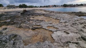 Χανιά: "Κόκκινο πανί" το αντλιοστάσιο λυμάτων δίπλα στο κύμα!