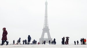 Σοβαρά προβλήματα από τη σφοδρή χιονόπτωση σε Γαλλία-Βρετανία-Ολλανδία
