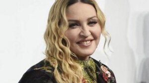 Η Μαντόνα αγκαλιά με τον 28χρονο σύντροφό της στην Ιαπωνία