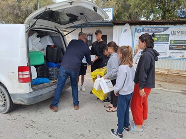 Καθαρισμός παραλίας, Κόκκινος Πύργος