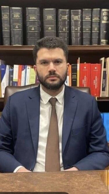 Λευτέρης Κάρτσωνας, Δικηγόρος