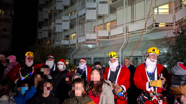 Παιδιά με τους Αγιοβασίληδες