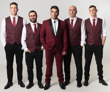 Swinging cats, Πλατεία Ελευθερίας