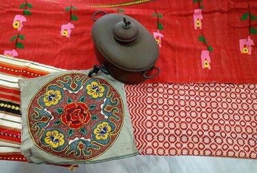 έκθεση υφαντών, Αγία Τριάδα