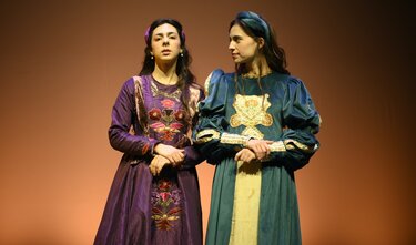 Πολιτιστικό Κέντρο, Παράσταση