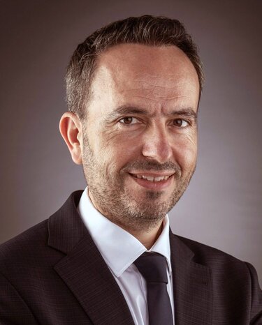 Στέλιος Τζ.