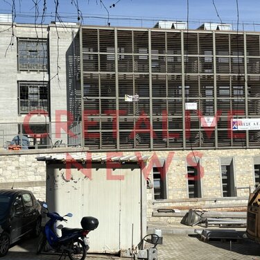 κτίριο περιφέρειας, στάθμευση