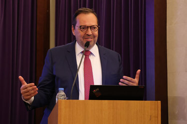 Μηνάς Παπαδάκης