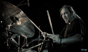 Η Ιστορία της Κυριακής: Ροκ ιστορίες από τα 90’s με τον Θοδωρή Βλαχάκη