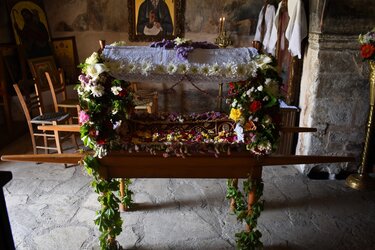 επιτάφιος στολισμος