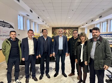 Μανόλης Χνάρης