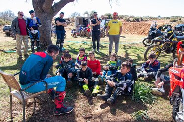 Μοτοσικλετιστές, Αρκάδι