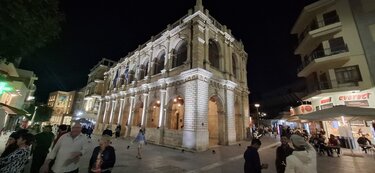 H φωταγώγηση της Λότζια για τον ΟΦΗ