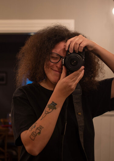 Η Νικολέτα Σαββάκη νιώθει οικεία με το αίσθημα συμπερίληψης και ασφάλειας που υπάρχει στο δυτικό άκρο της χώρας, όπου διαμένει.