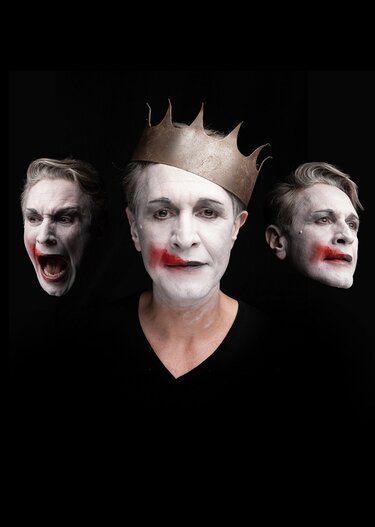 Ο Αιμίλιος Χειλάκης είναι ξανά «ΜΟΝΟΣ ΜΕ ΤΟΝ ΑΜΛΕΤ»