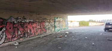 Σκουπίδια, Καράβολας