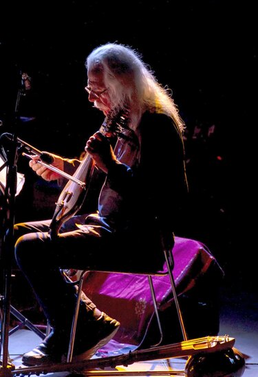 Απόκοπος, Ross Daly