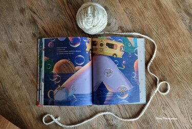 Άστριντ, Βιβλίο