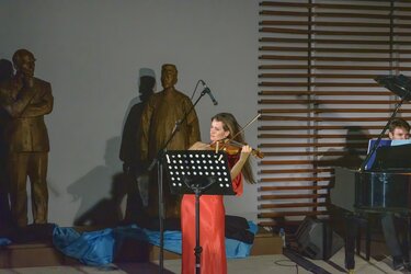 Κατερίνα Χατζηνικολάου