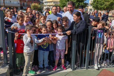 Εγκαίνια της νέας παιδικής χαράς στην Πλατεία Μιχαήλ Κατσαμάνη στο Γάζι