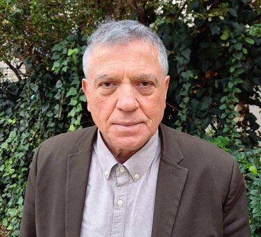  Γιώργος Καρούτσος