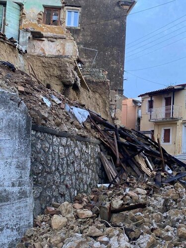 Κατάρρευση κτηρίου εξαιτίας της κακοκαιρίας στην Κέρκυρα