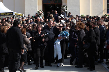 Κηδεία Ραφαήλ οικογένεια