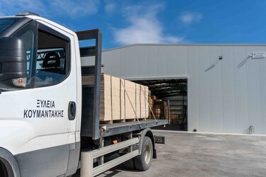 Κουμαντάκης, Ξυλεία