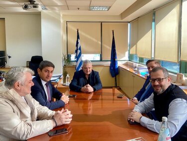 Γρηγόρης Νικολιδάκης, Επαφές