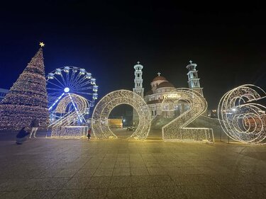 Αλβανία: Ο στολισμός σε Τίρανα και Κορυτσά και η σύγκριση με το... Ηράκλειο! (ΒΙΝΤΕΟ)