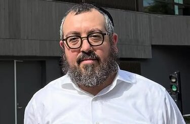 Αυστραλία, Επίθεση, Θύμα