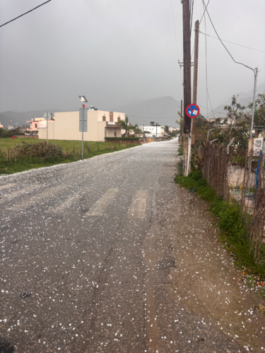 Σίσι, Χαλάζι