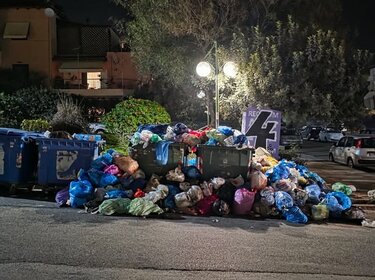 Σκουπίδια, Κορώνη Μαγαρά