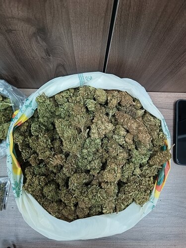 Χασίς, Όπλα