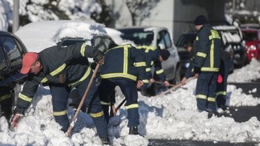 Κακοκαιρία «Ελπίς»: Ακινητοποιημένα στην Αττική Οδό πάνω από 500 αυτοκίνητα