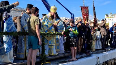 Τα Θεοφάνεια στον Άγιο Νικόλαο και ο μικρός κολυμβητής 