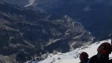 Δείτε βίντεο από τη διάσωση πυροσβέστη με ελικόπτερο στους -19 βαθμούς