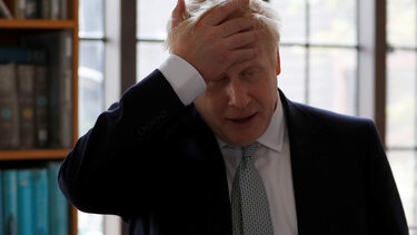 Ο Μπόρις Τζόνσον πήγε σε ένα ακόμα «κορωνοπάρτι» εν μέσω καραντίνας