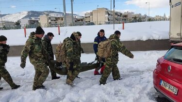 Κακοκαιρία «Ελπίδα»: Πώς βοήθησε ο στρατός στη σωτηρία των εγκλωβισμένων οδηγών