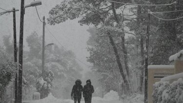 Ήταν πρωτοφανείς οι χιονοπτώσεις που έπληξαν την Αττική τη Δευτέρα;