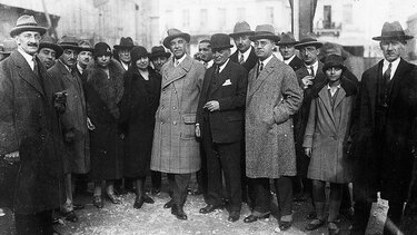 Οι εκλογές της 11ης Φεβρουαρίου που έφεραν τα πάνω κάτω